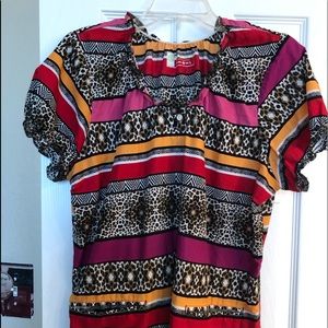 BIO L Womens Scrub Top, True to Size!  Excellent Condition!  Smoke Free Home!